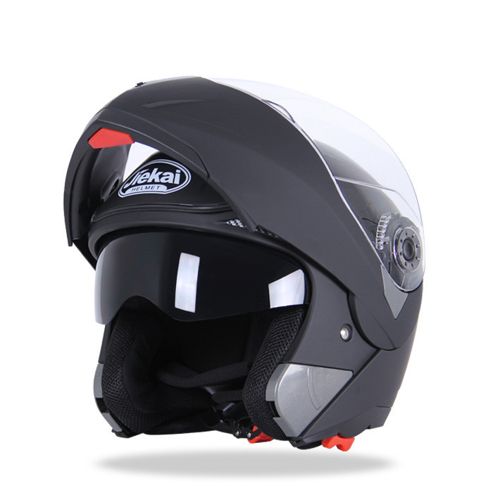 Casco de motocicleta para ciudad y carretera.
